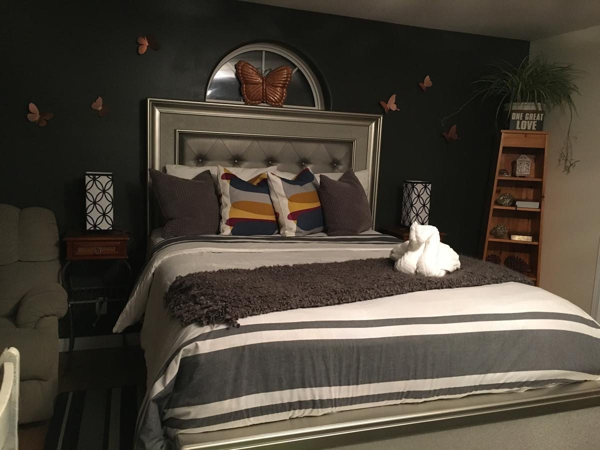 Mabuhay Lakeside Manor Bed and Breakfast Yellowknife Buitenkant foto