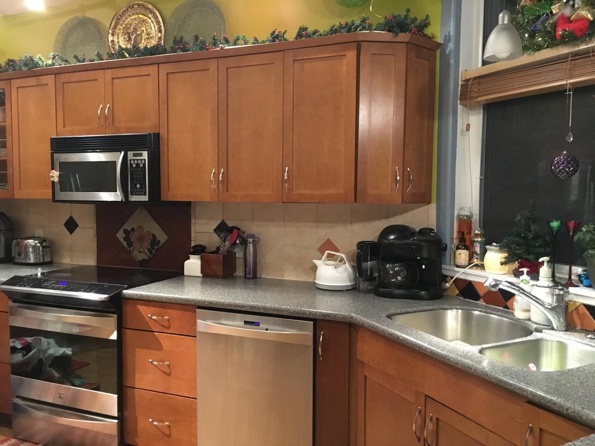 Mabuhay Lakeside Manor Bed and Breakfast Yellowknife Buitenkant foto