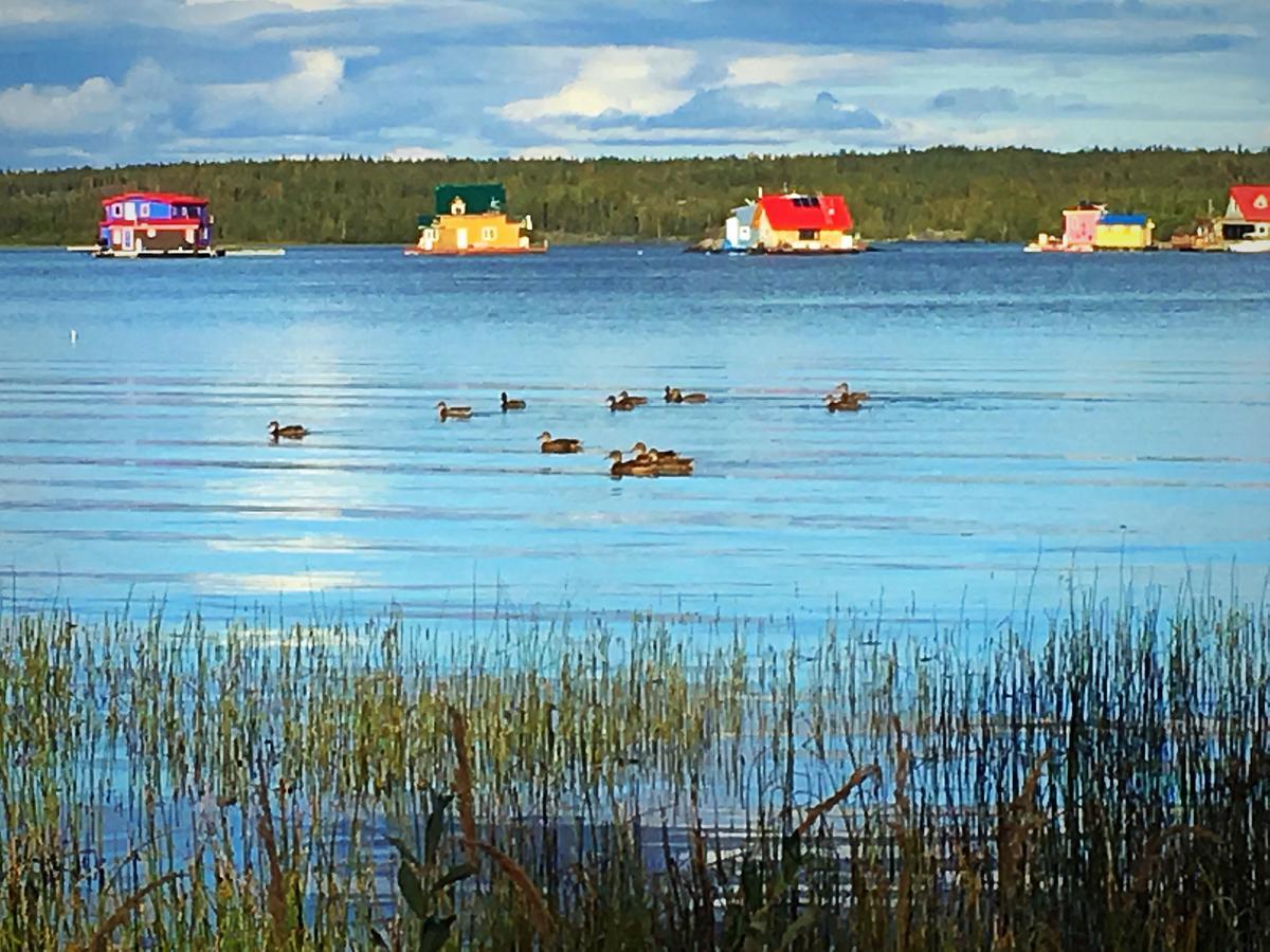 Mabuhay Lakeside Manor Bed and Breakfast Yellowknife Buitenkant foto