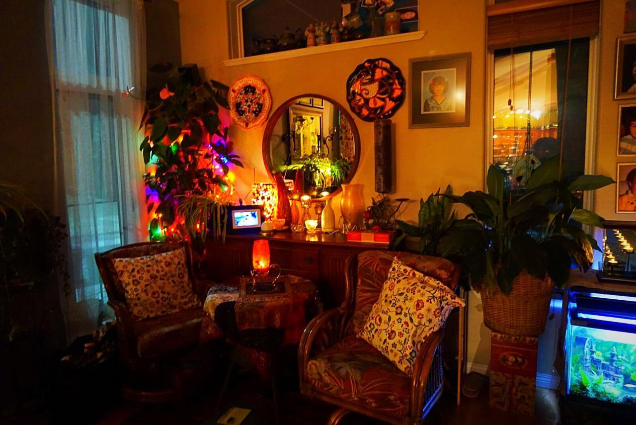 Mabuhay Lakeside Manor Bed and Breakfast Yellowknife Buitenkant foto