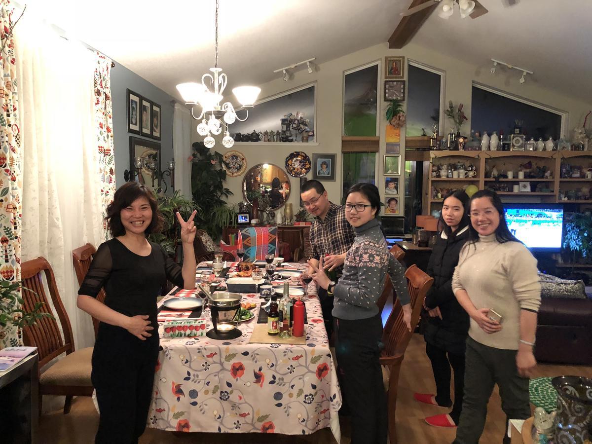 Mabuhay Lakeside Manor Bed and Breakfast Yellowknife Buitenkant foto