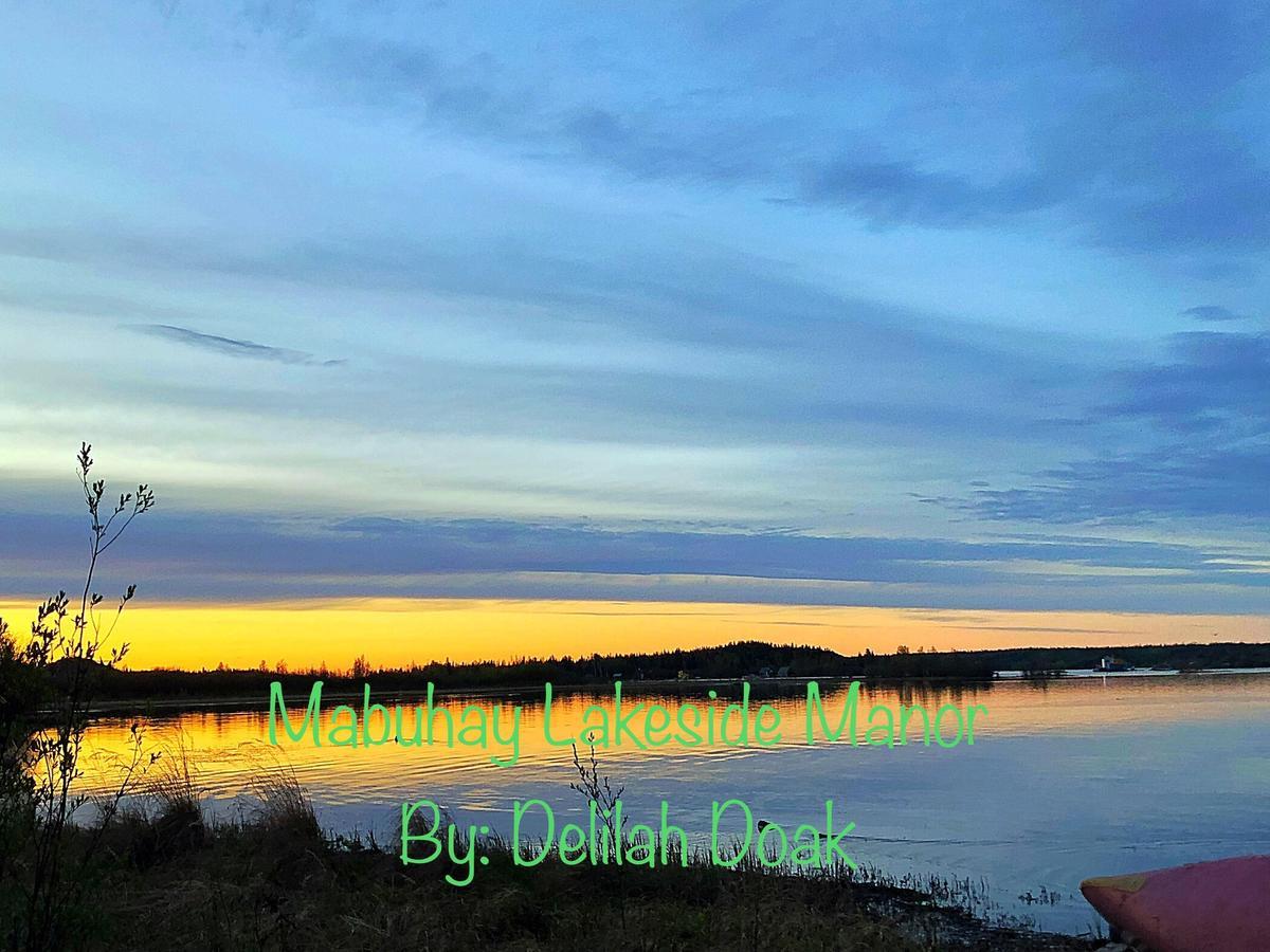 Mabuhay Lakeside Manor Bed and Breakfast Yellowknife Buitenkant foto