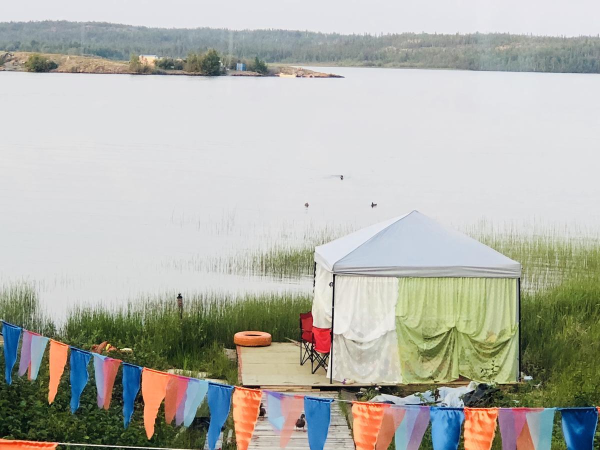Mabuhay Lakeside Manor Bed and Breakfast Yellowknife Buitenkant foto