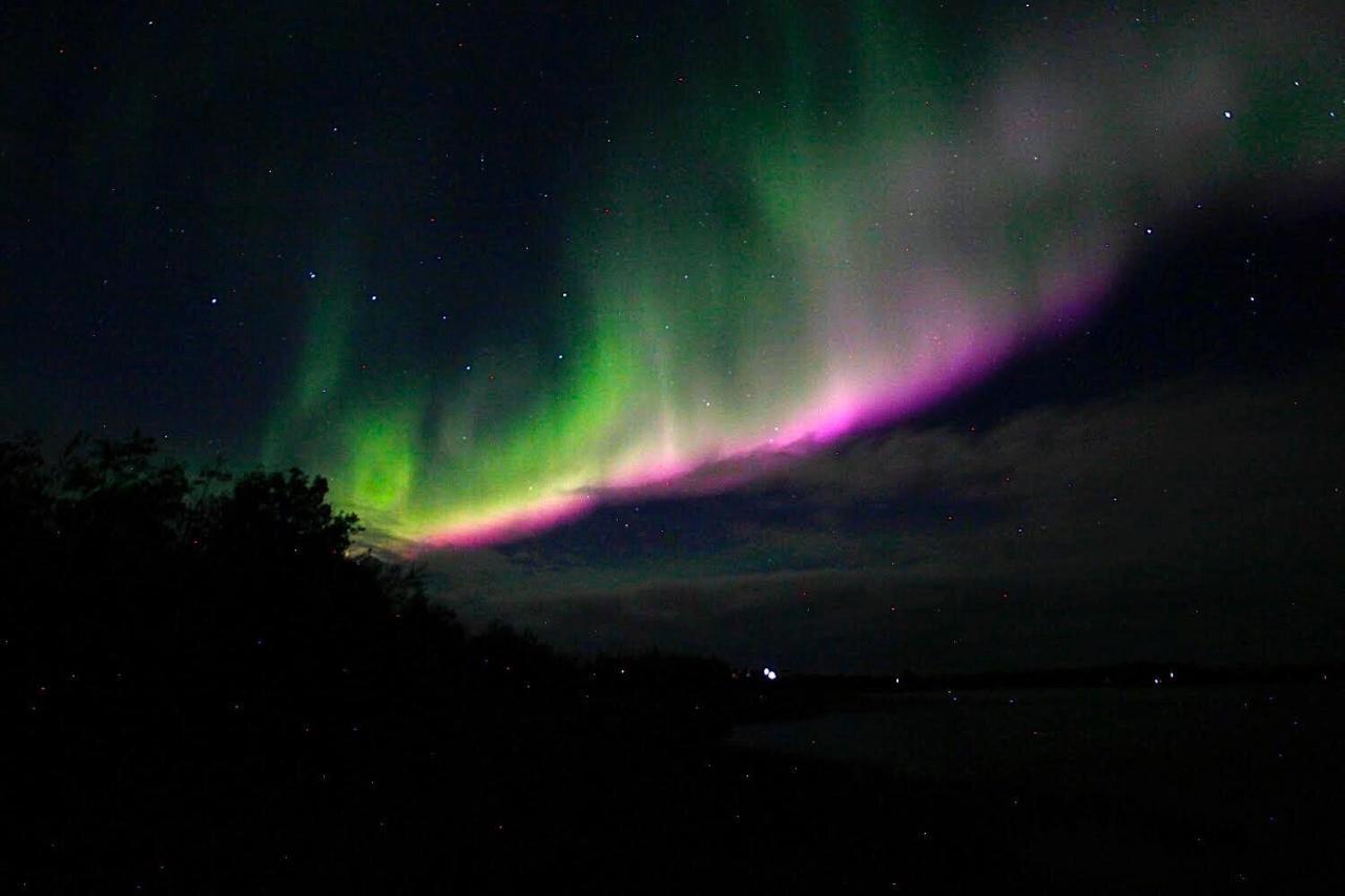 Mabuhay Lakeside Manor Bed and Breakfast Yellowknife Buitenkant foto